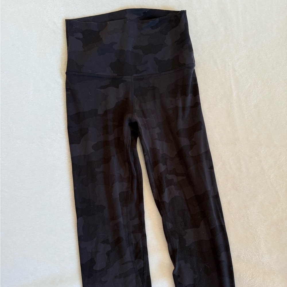 Lululemon Camo Align 28’ legging